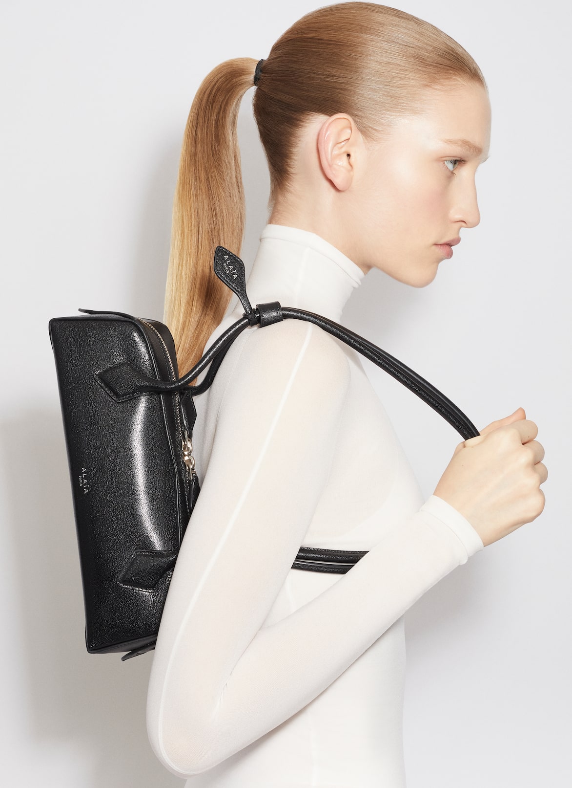 LE TECKEL SMALL BAG IN GOATSKIN ALAÏA BLACK LE TECKEL SMALL BAG IN GOATSKIN
